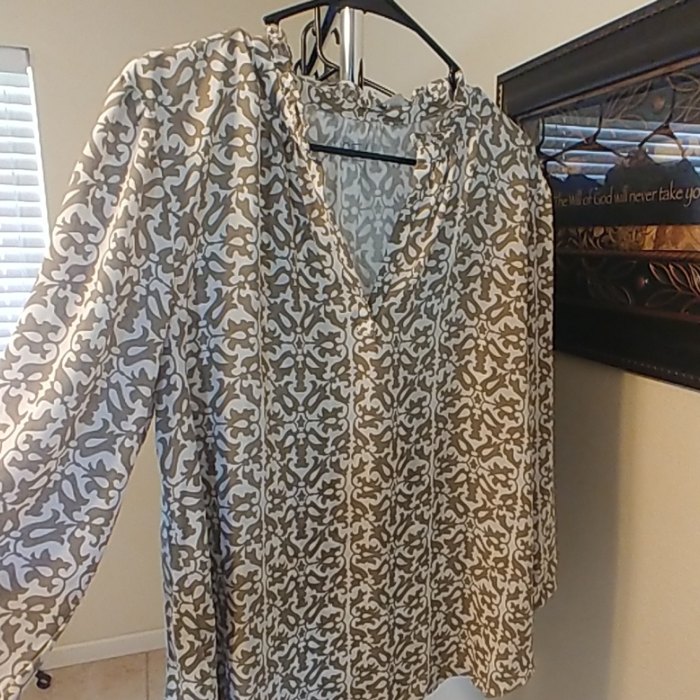 Like New Ann Taylor LOFT Blouse